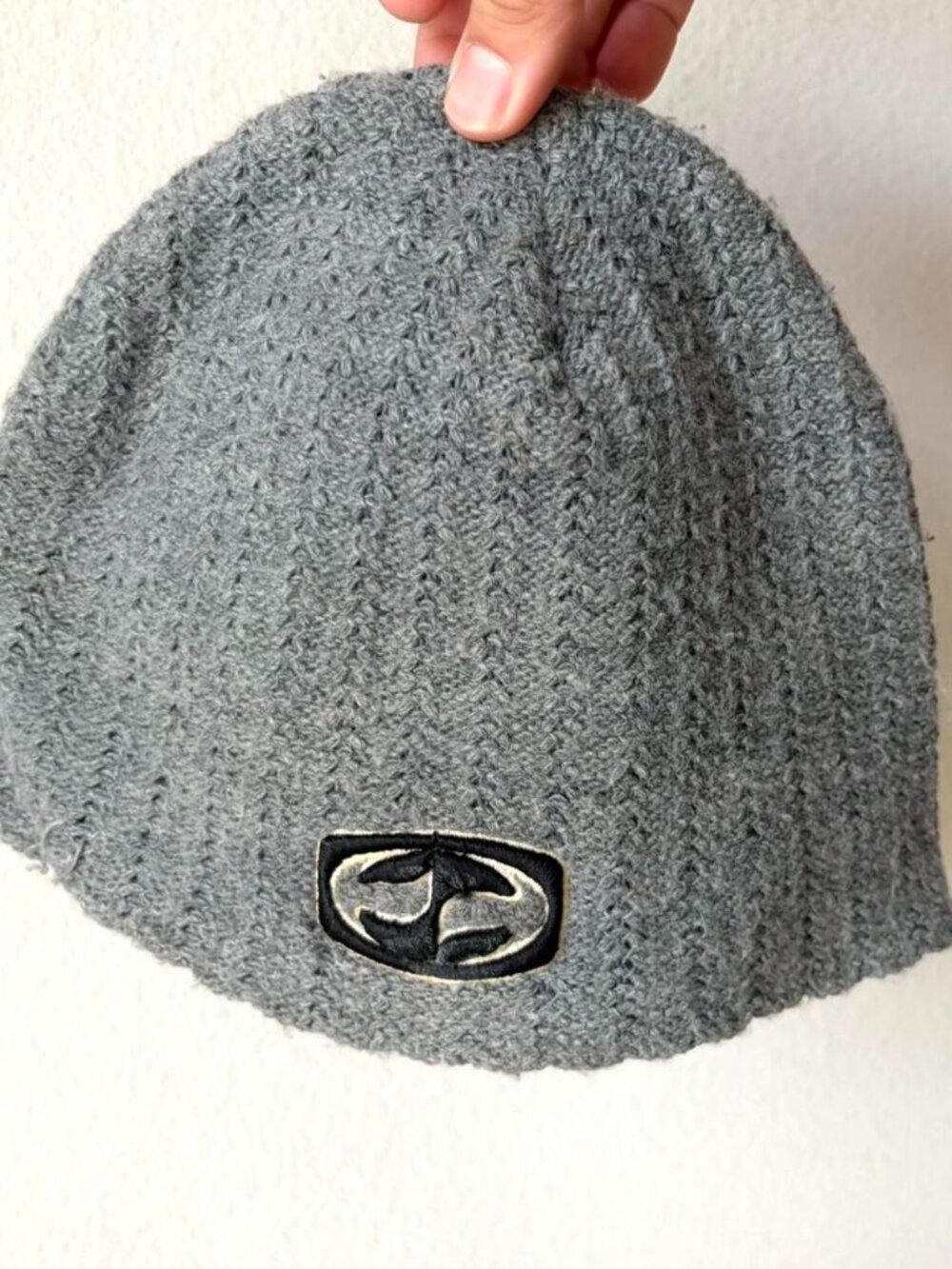 y2k 2000s Gray Knit Beanie Hat - emo skater style